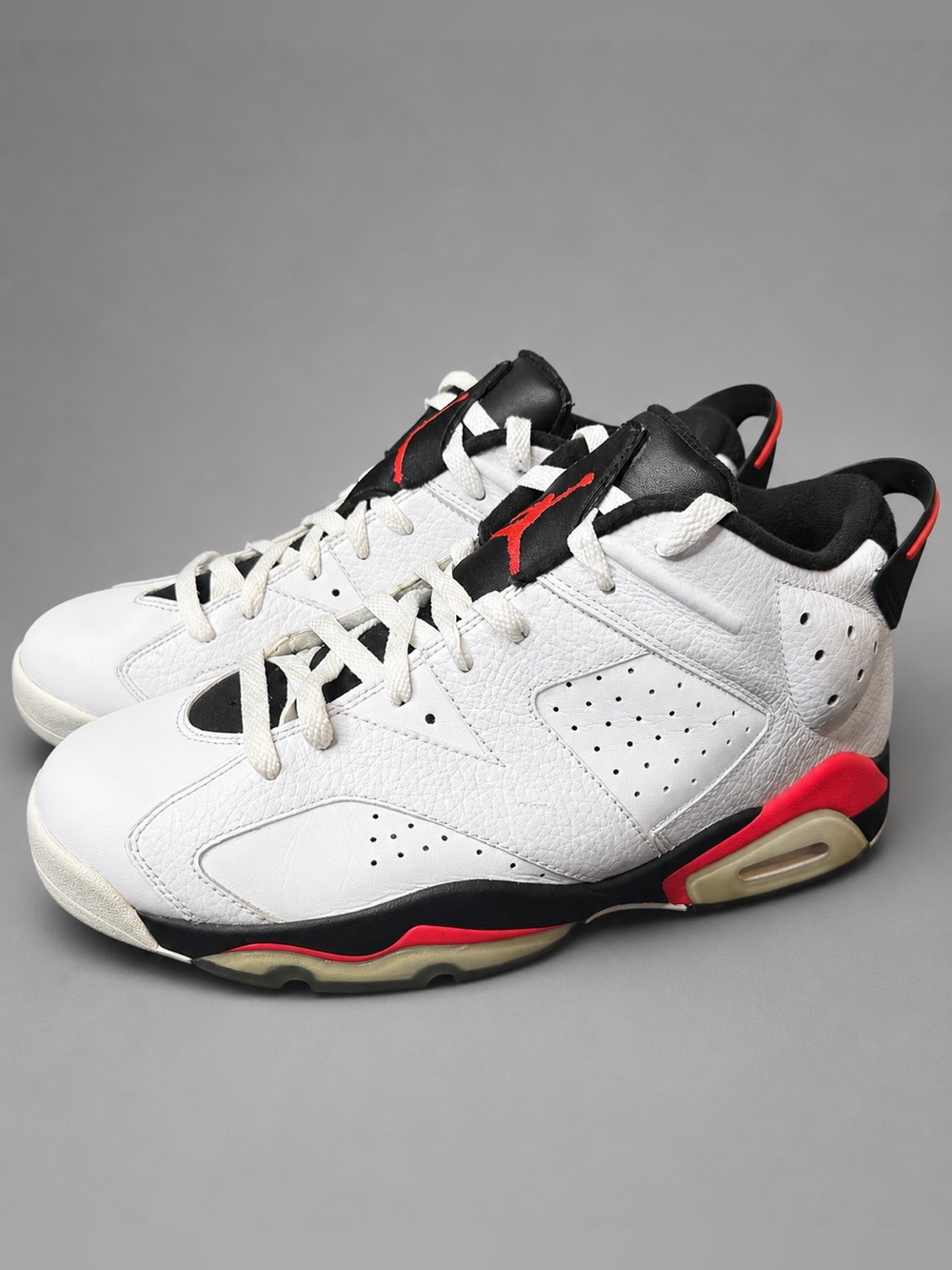 Jordan Men's White Black Red Mid-Top Basketball Sneakers